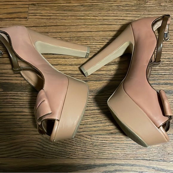 Jessica Simpson Heels - Picture 5 of 11